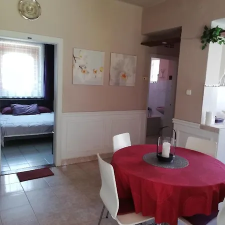 Irene Apartmanhaz Апартаменты *