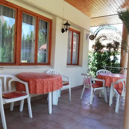 Irene Apartmanhaz Apartment Balatonlelle