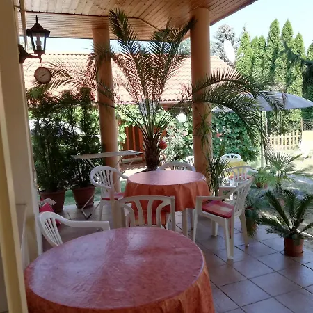 Irene Apartmanhaz Балатонлелле