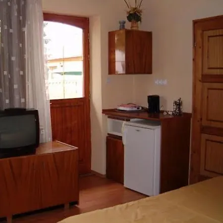 Irene Apartmanhaz * Балатонлелле
